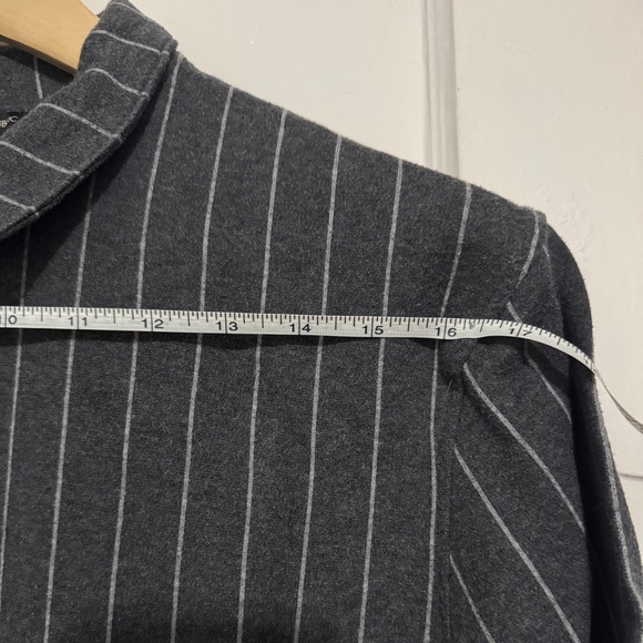 Banana Republic Men’s Jacquard Gray Striped Polo | Size: L | Gray Striped - Picture 6 of 9